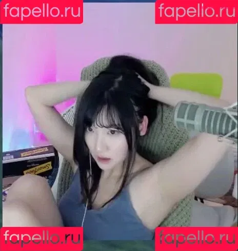 AriaSaki / annoyingaria Onlyfans Photo Gallery 