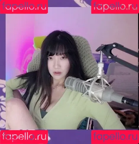 AriaSaki / annoyingaria Onlyfans Photo Gallery 
