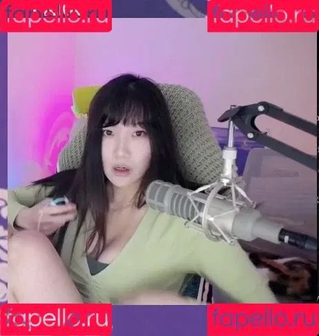 AriaSaki / annoyingaria Onlyfans Photo Gallery 