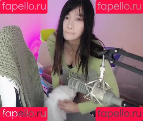 AriaSaki / annoyingaria Onlyfans Photo Gallery 