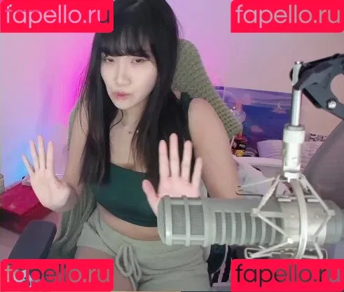 AriaSaki / annoyingaria Onlyfans Photo Gallery 