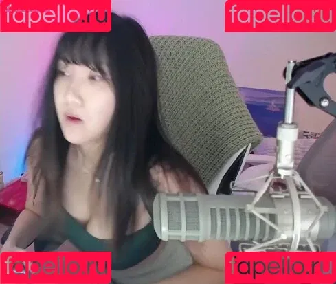 AriaSaki / annoyingaria Onlyfans Photo Gallery 