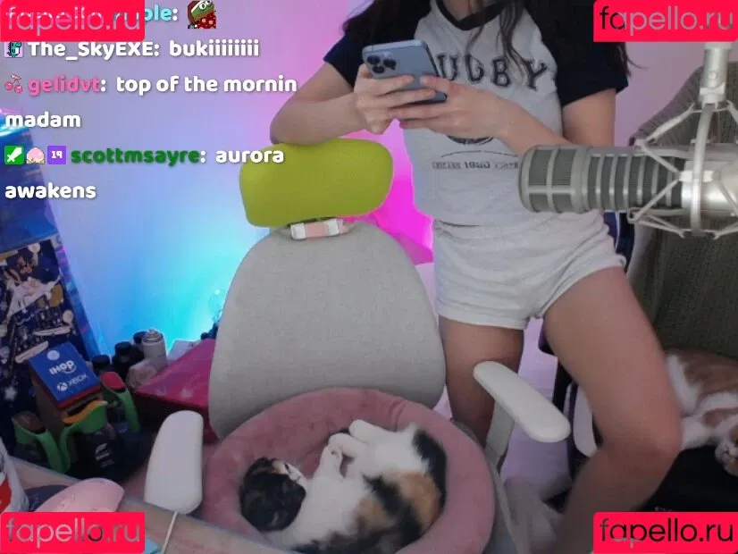 AriaSaki / annoyingaria Onlyfans Photo Gallery 