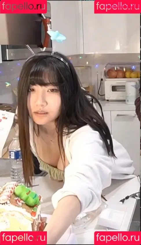 AriaSaki / annoyingaria Onlyfans Photo Gallery 