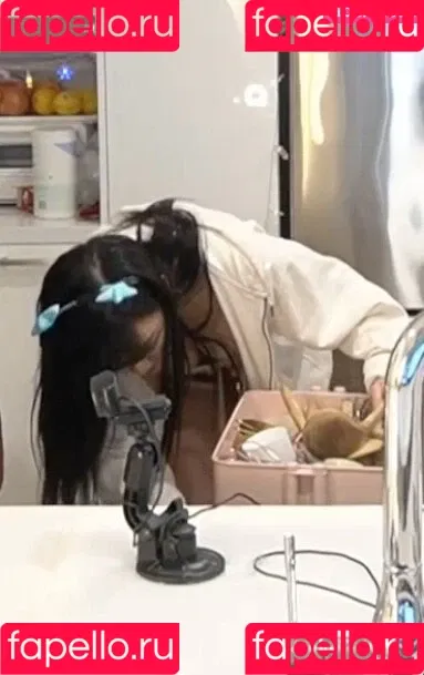 AriaSaki / annoyingaria Onlyfans Photo Gallery 