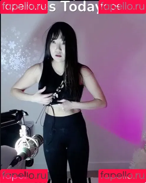 AriaSaki / annoyingaria Onlyfans Photo Gallery 