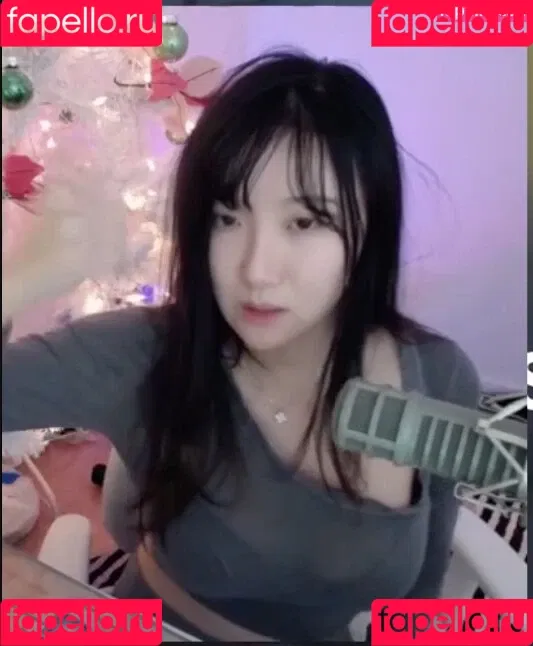 AriaSaki / annoyingaria Onlyfans Photo Gallery 
