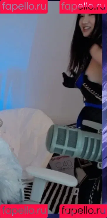 AriaSaki / annoyingaria Onlyfans Photo Gallery 