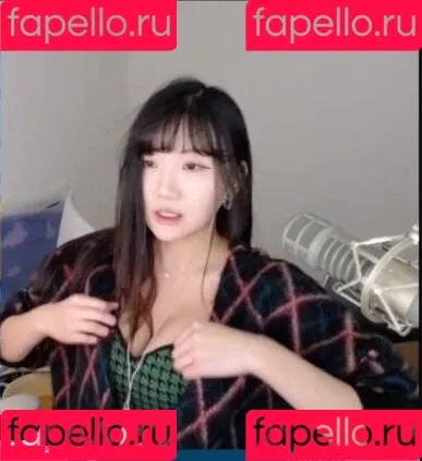 AriaSaki / annoyingaria Onlyfans Photo Gallery 