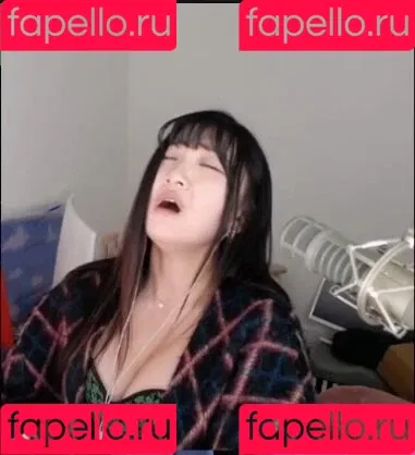 AriaSaki / annoyingaria Onlyfans Photo Gallery 