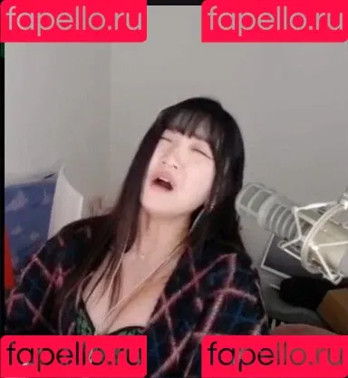 AriaSaki / annoyingaria Onlyfans Photo Gallery 