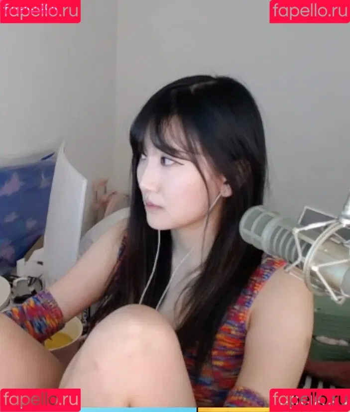 AriaSaki / annoyingaria Onlyfans Photo Gallery 