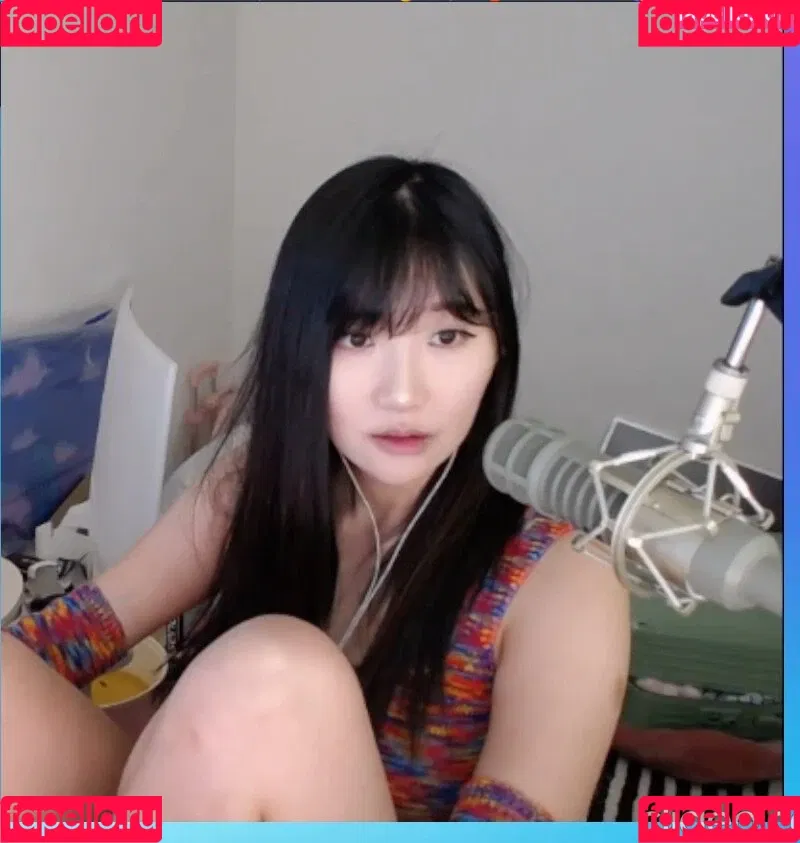 AriaSaki / annoyingaria Onlyfans Photo Gallery 