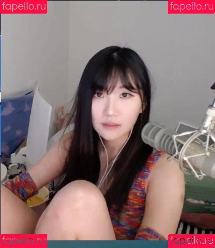 AriaSaki / annoyingaria Onlyfans Photo Gallery 