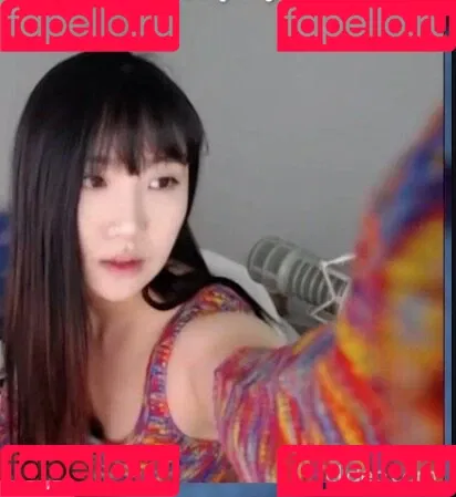 AriaSaki / annoyingaria Onlyfans Photo Gallery 