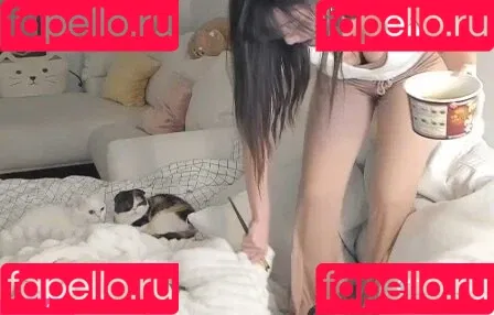 AriaSaki / annoyingaria Onlyfans Photo Gallery 