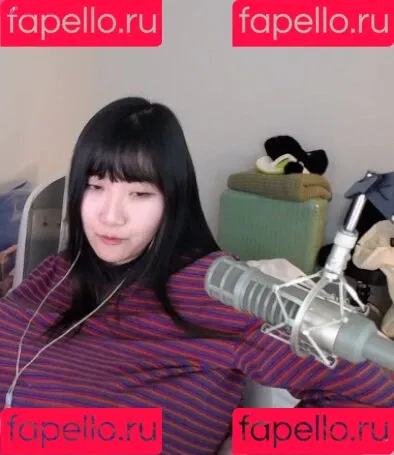 AriaSaki / annoyingaria Onlyfans Photo Gallery 