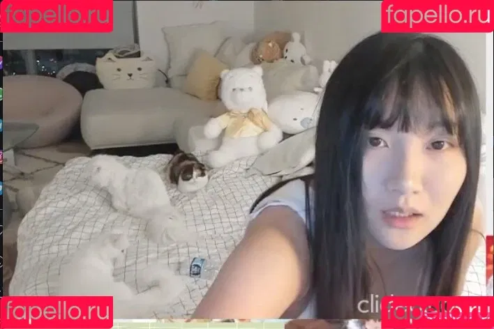 AriaSaki / annoyingaria Onlyfans Photo Gallery 