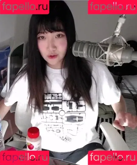 AriaSaki / annoyingaria Onlyfans Photo Gallery 