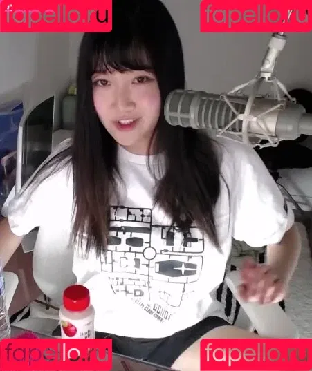 AriaSaki / annoyingaria Onlyfans Photo Gallery 