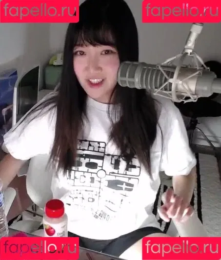 AriaSaki / annoyingaria Onlyfans Photo Gallery 