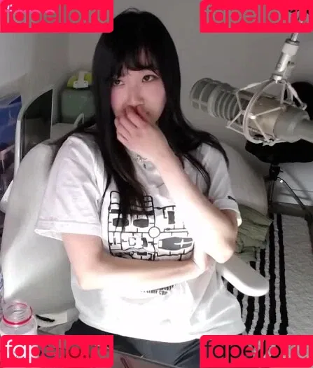 AriaSaki / annoyingaria Onlyfans Photo Gallery 