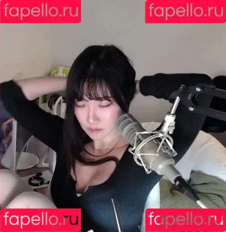 AriaSaki / annoyingaria Onlyfans Photo Gallery 