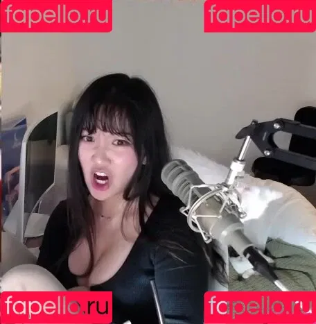 AriaSaki / annoyingaria Onlyfans Photo Gallery 