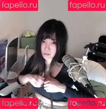 AriaSaki / annoyingaria Onlyfans Photo Gallery 