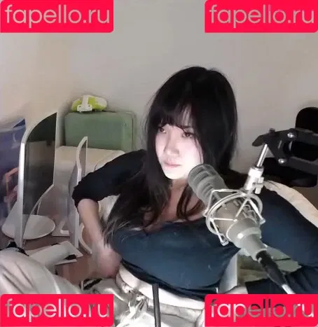 AriaSaki / annoyingaria Onlyfans Photo Gallery 