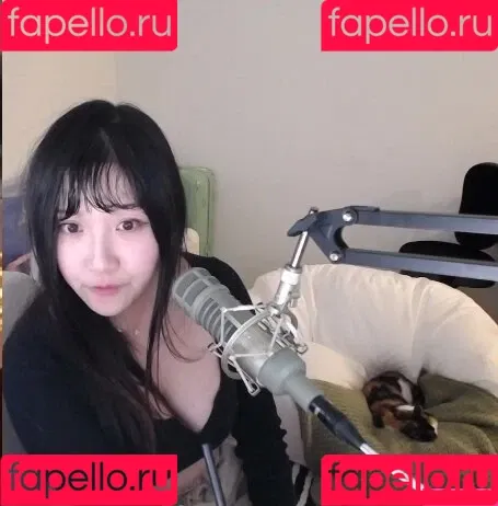 AriaSaki / annoyingaria Onlyfans Photo Gallery 