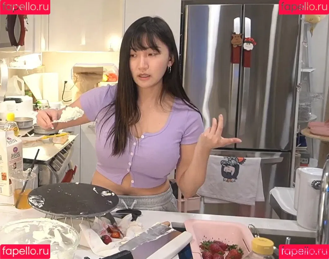 AriaSaki / annoyingaria Onlyfans Photo Gallery 