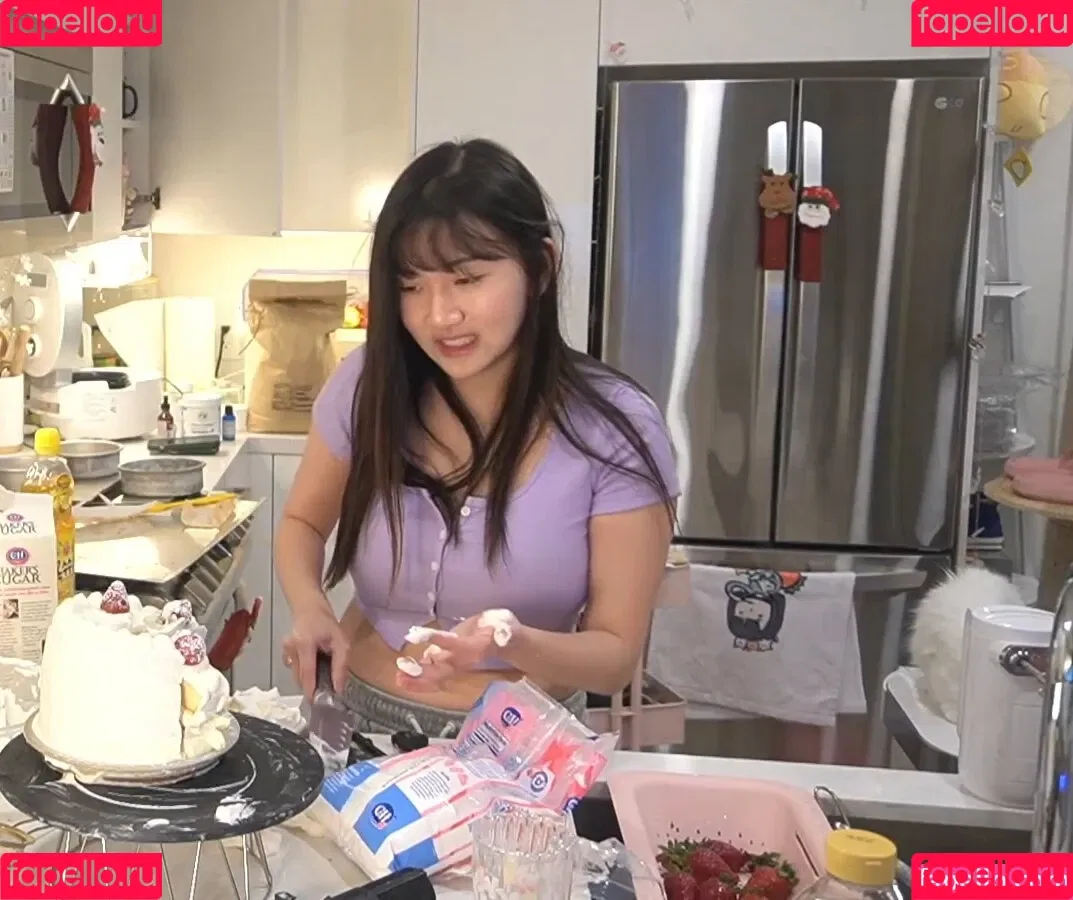 AriaSaki / annoyingaria Onlyfans Photo Gallery 
