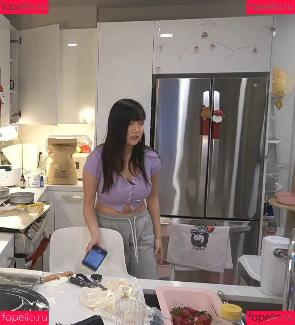 AriaSaki / annoyingaria Onlyfans Photo Gallery 