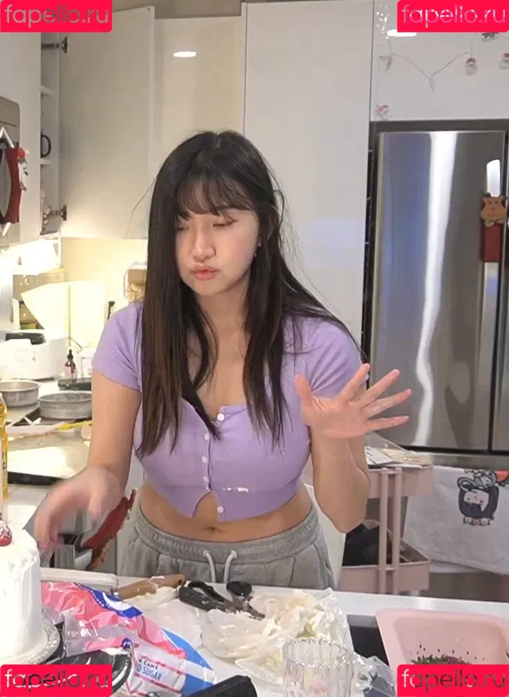 AriaSaki / annoyingaria Onlyfans Photo Gallery 