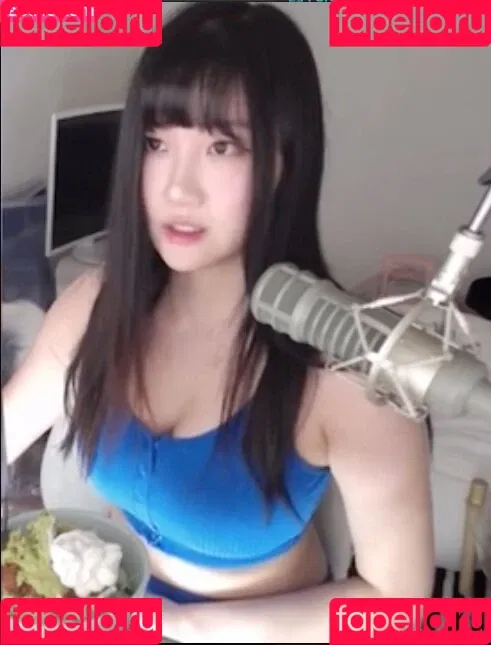 AriaSaki / annoyingaria Onlyfans Photo Gallery 