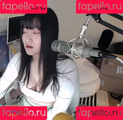AriaSaki / annoyingaria Onlyfans Photo Gallery 