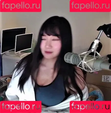 AriaSaki / annoyingaria Onlyfans Photo Gallery 