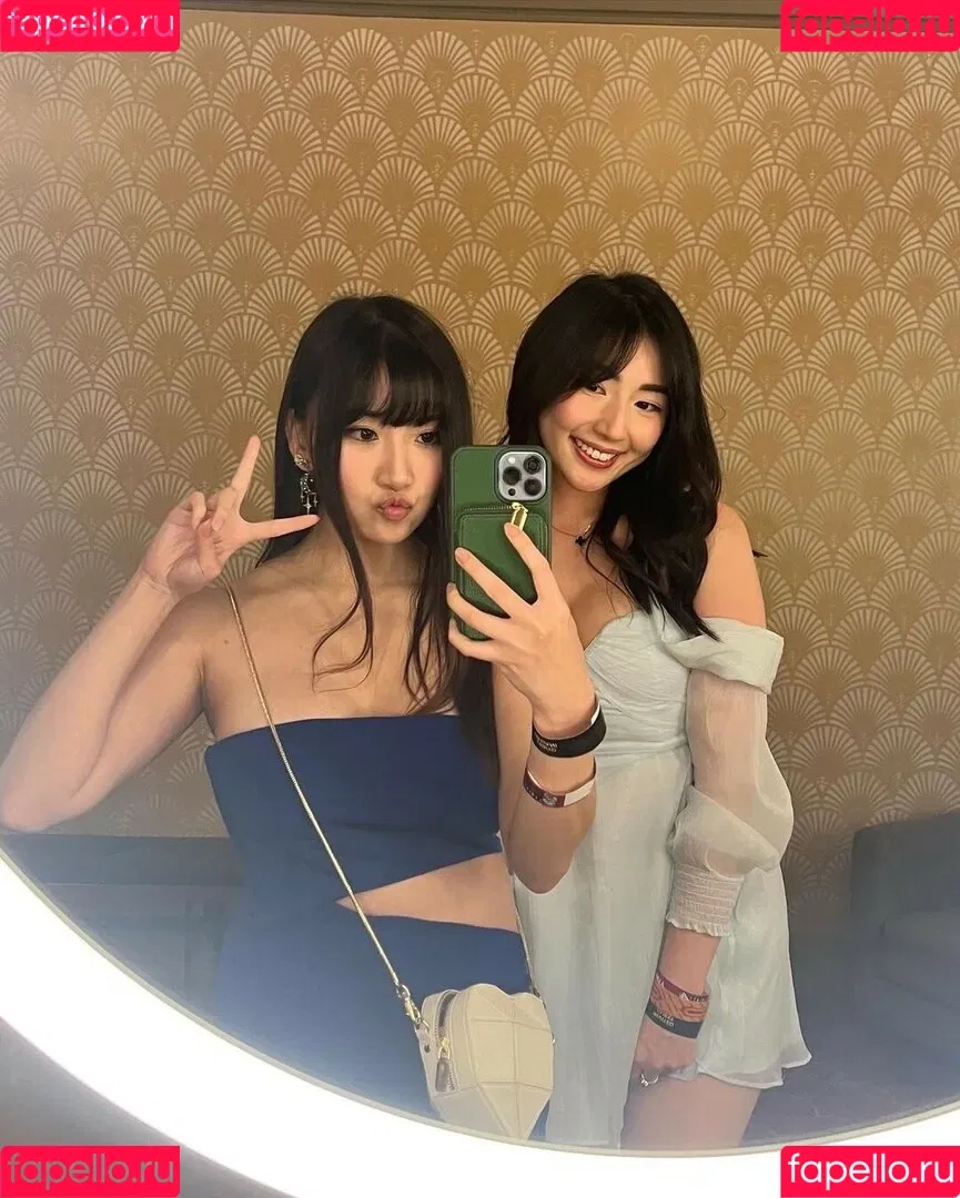 AriaSaki / annoyingaria Onlyfans Photo Gallery 