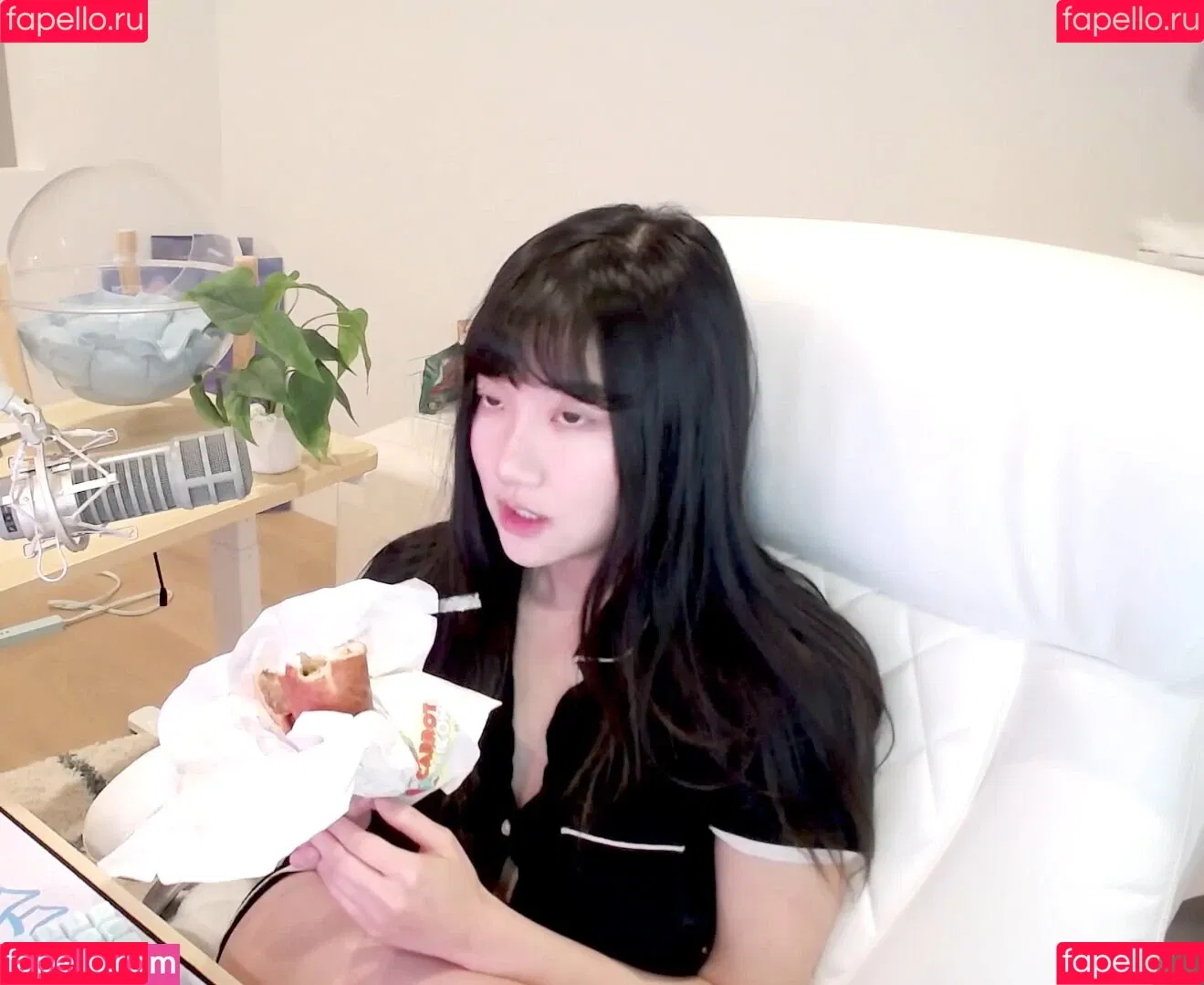AriaSaki / annoyingaria Onlyfans Photo Gallery 
