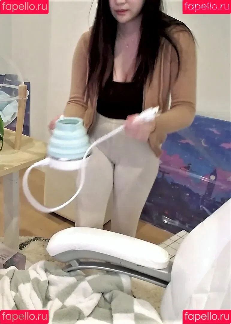 AriaSaki / annoyingaria Onlyfans Photo Gallery 
