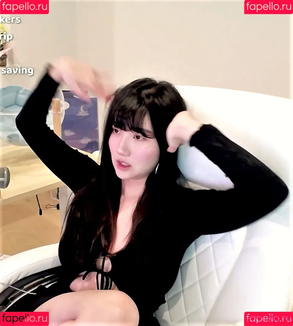AriaSaki / annoyingaria Onlyfans Photo Gallery 