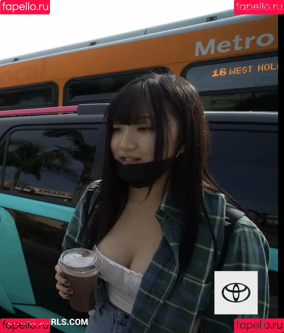 AriaSaki / annoyingaria Onlyfans Photo Gallery 