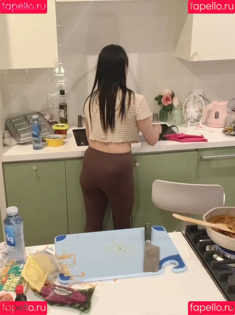 AriaSaki / annoyingaria Onlyfans Photo Gallery 