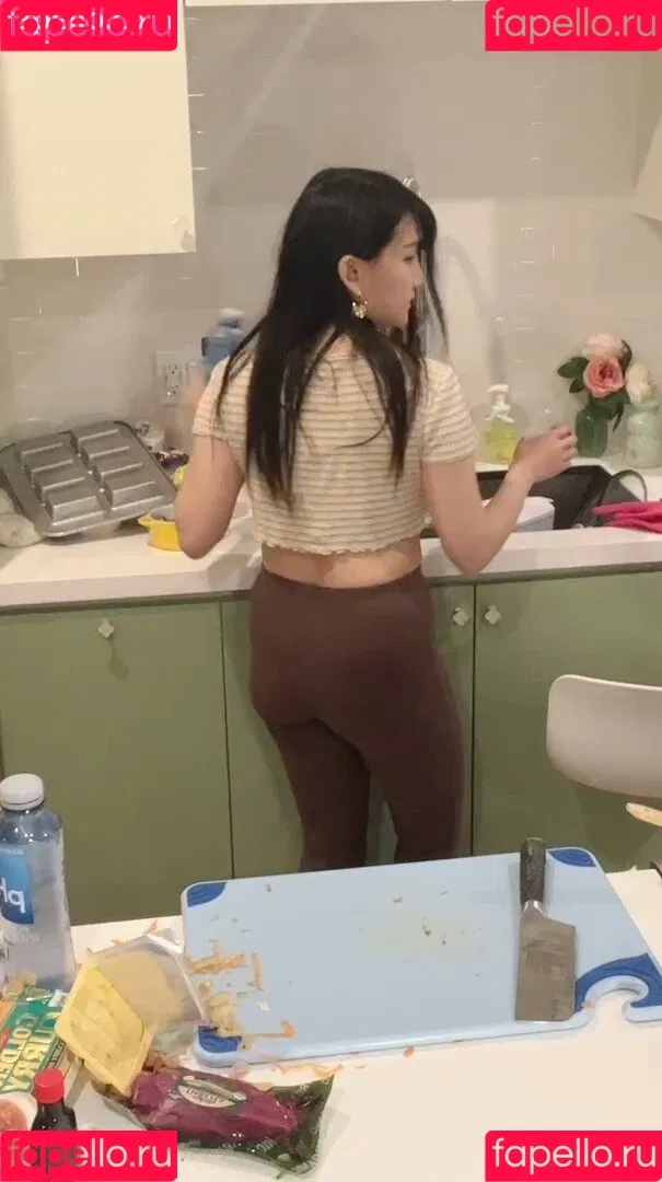 AriaSaki / annoyingaria Onlyfans Photo Gallery 