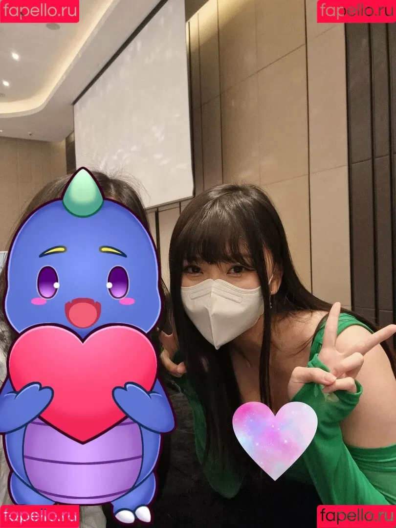 AriaSaki / annoyingaria Onlyfans Photo Gallery 