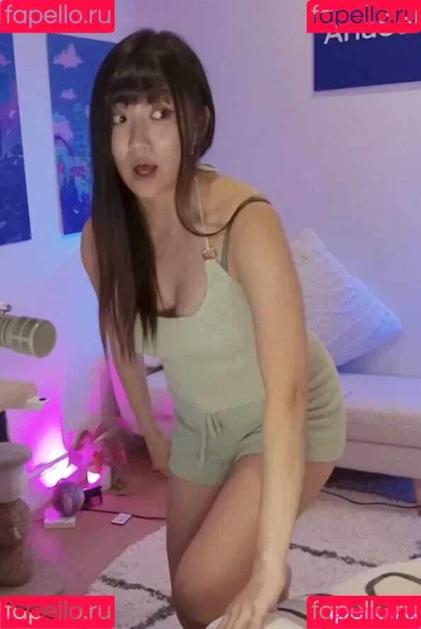 AriaSaki / annoyingaria Onlyfans Photo Gallery 