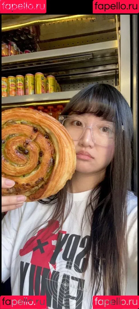 AriaSaki / annoyingaria Onlyfans Photo Gallery 