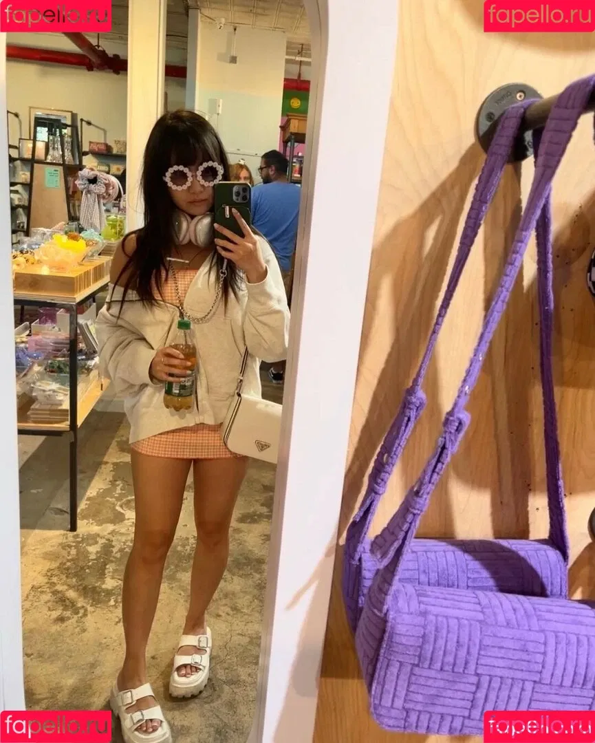 AriaSaki / annoyingaria Onlyfans Photo Gallery 