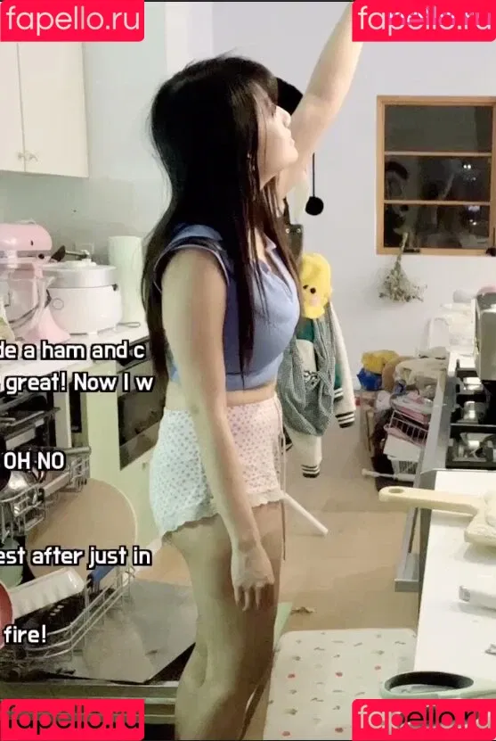 AriaSaki / annoyingaria Onlyfans Photo Gallery 